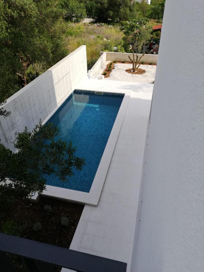 Domo Oliveto Villa Vinisce Exterior photo