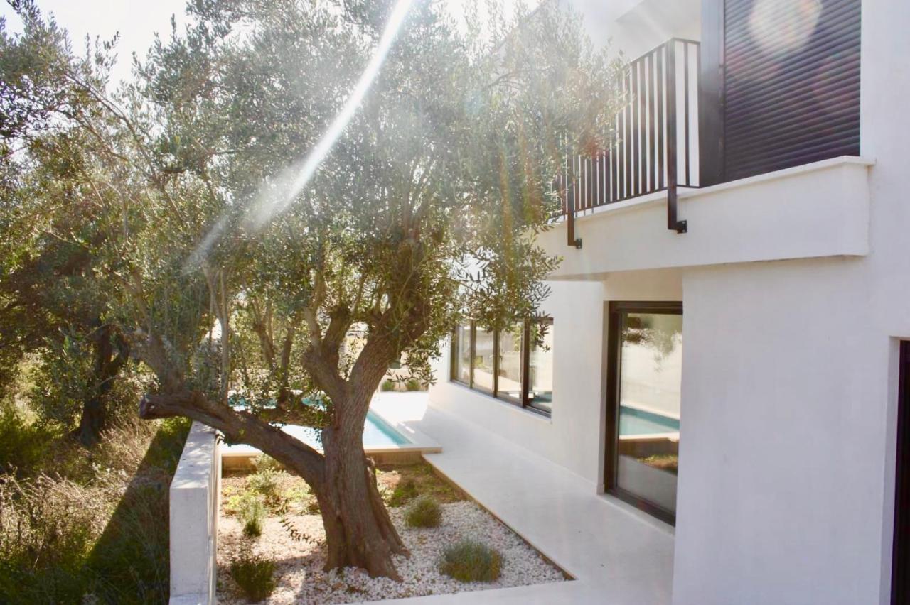 Domo Oliveto Villa Vinisce Exterior photo