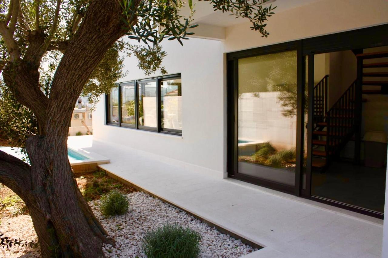 Domo Oliveto Villa Vinisce Exterior photo