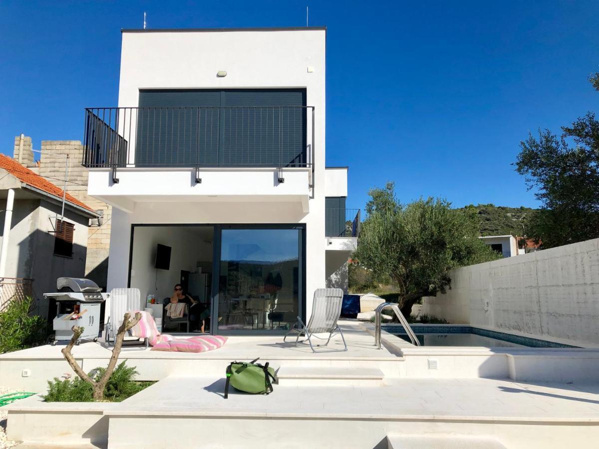 Domo Oliveto Villa Vinisce Exterior photo