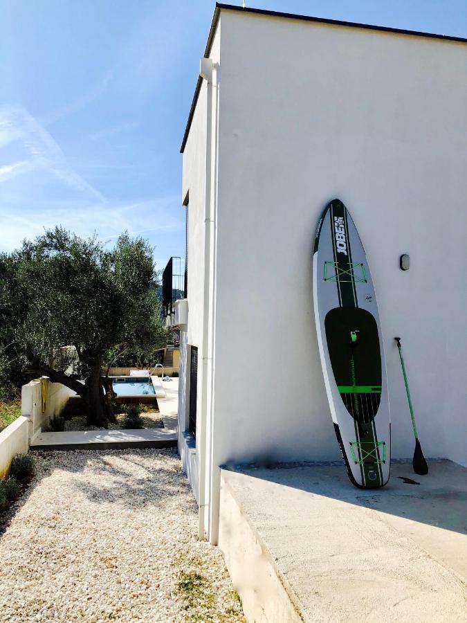 Domo Oliveto Villa Vinisce Exterior photo